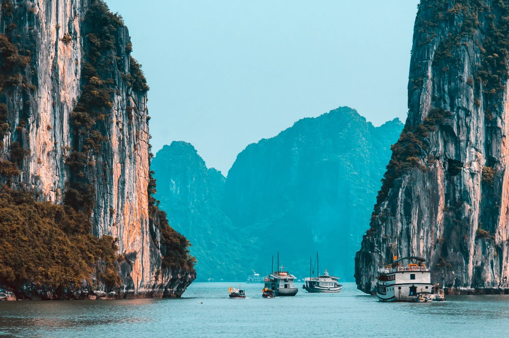 ha long bay vietnam